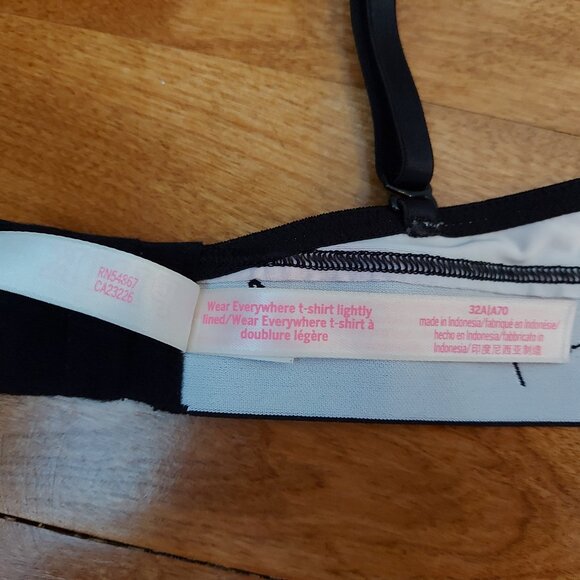 Victoria’s Secret wear everywhere t-shirt bra - Picture 2 of 2